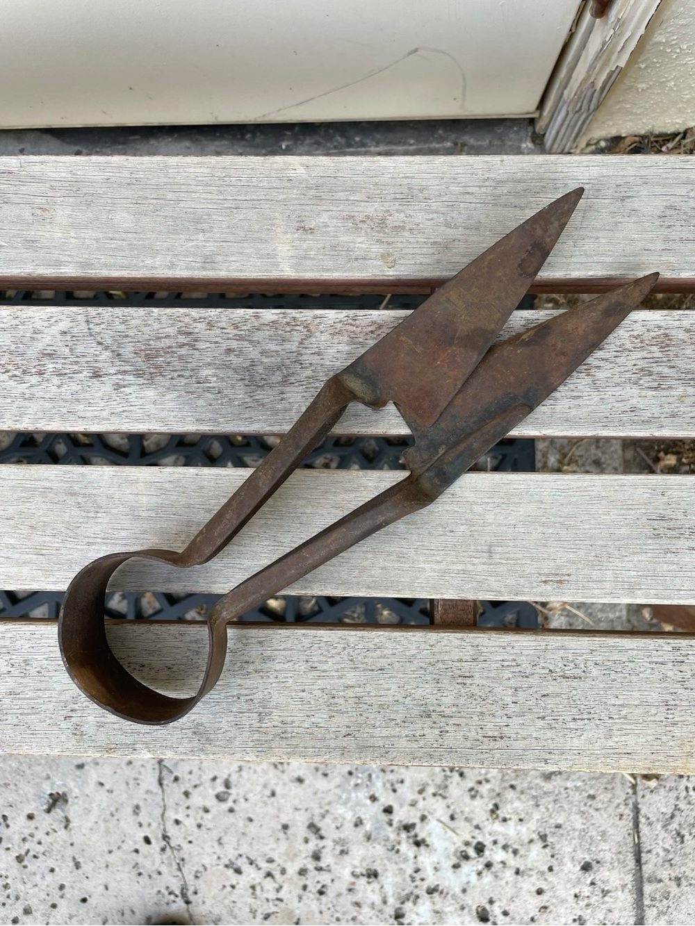 Vintage Antique Sheep Shears Primitive Farmhouse Decor Rustic Rusty Art Tool - Picture 6 of 12